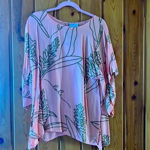 BNWT Medium. Simply Sisters top